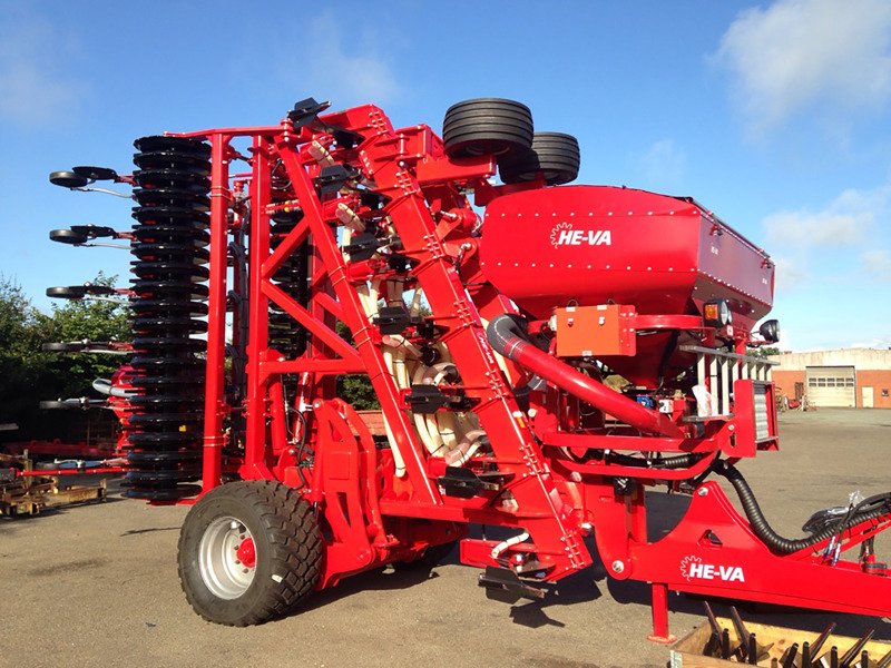 Hydraulic-folding HE-VA Evolution in yard